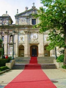 Salesas: de barrio fabril a barrio elegante